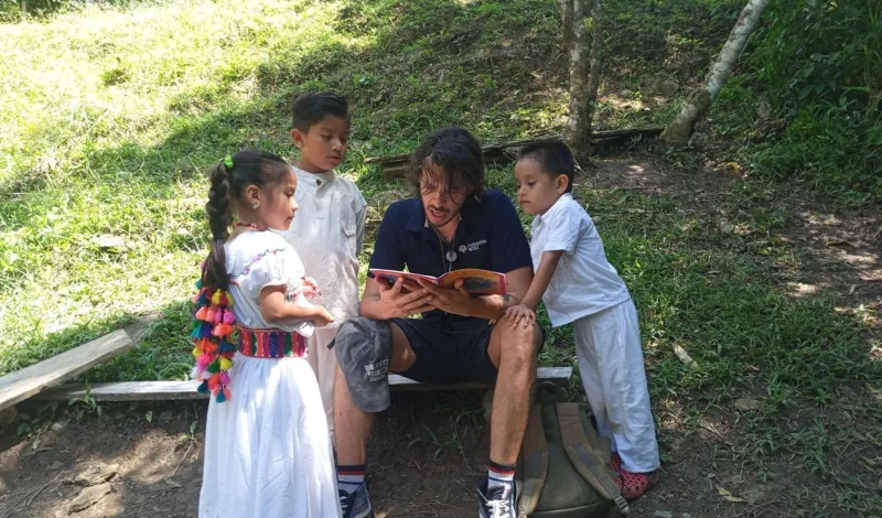 Reading-With-Children-Outdoors.webp